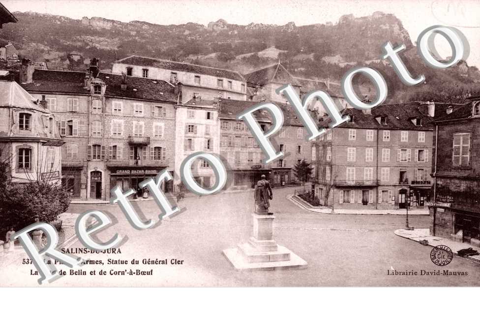 La Place d'Armes et Statue du General Cler