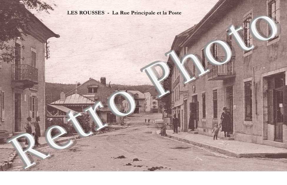 La rue principale et le poste