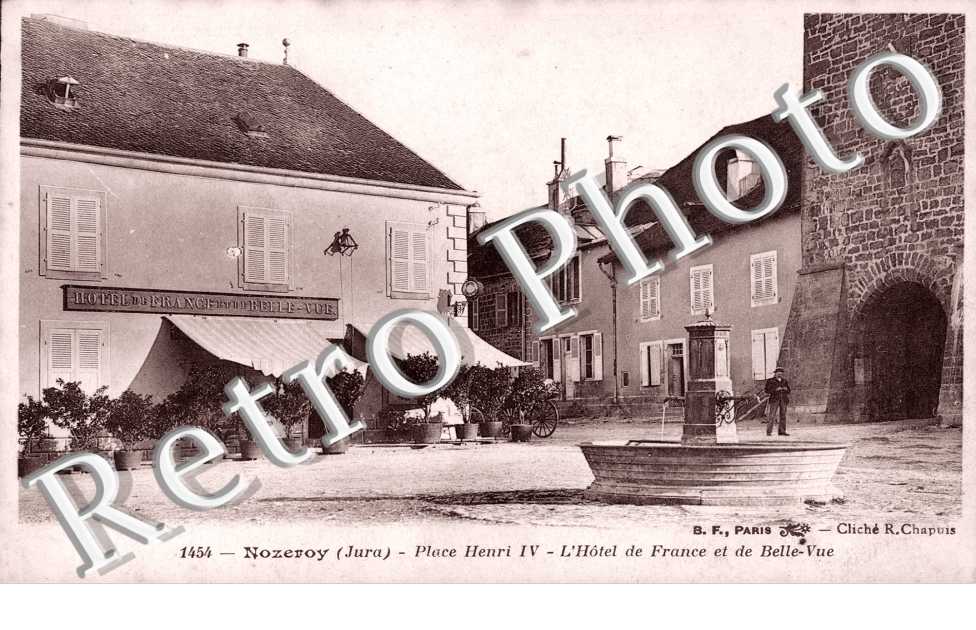 Place Henri IV, l'Hotel de France et de Belle-Vue