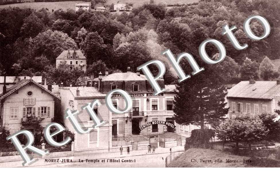 Le Temple et l'Hotel Central