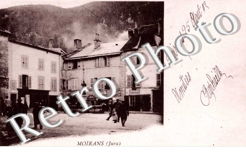 la place et la fontaine