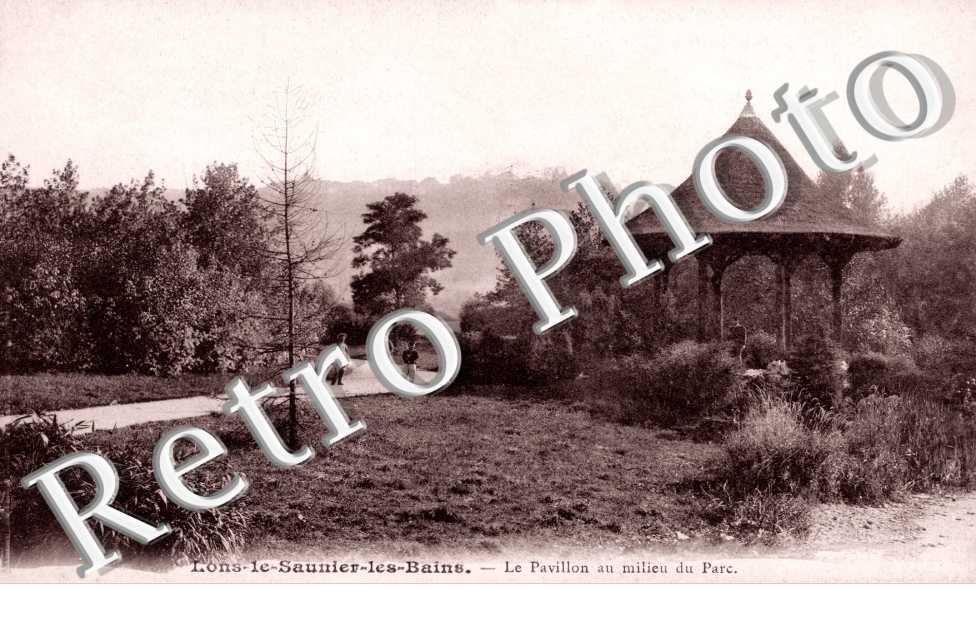 pavillon au milieu du Parc