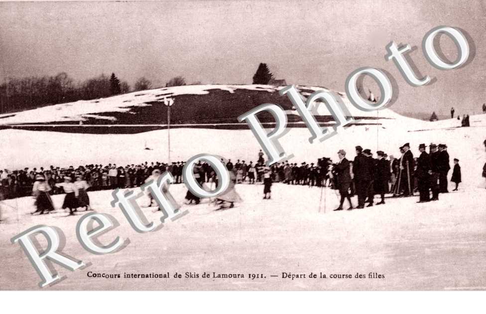 Concours international de ski 191 - sport d'hiver - course des filles (depart)