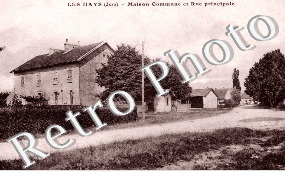 Maison Commune et Rue Principale
