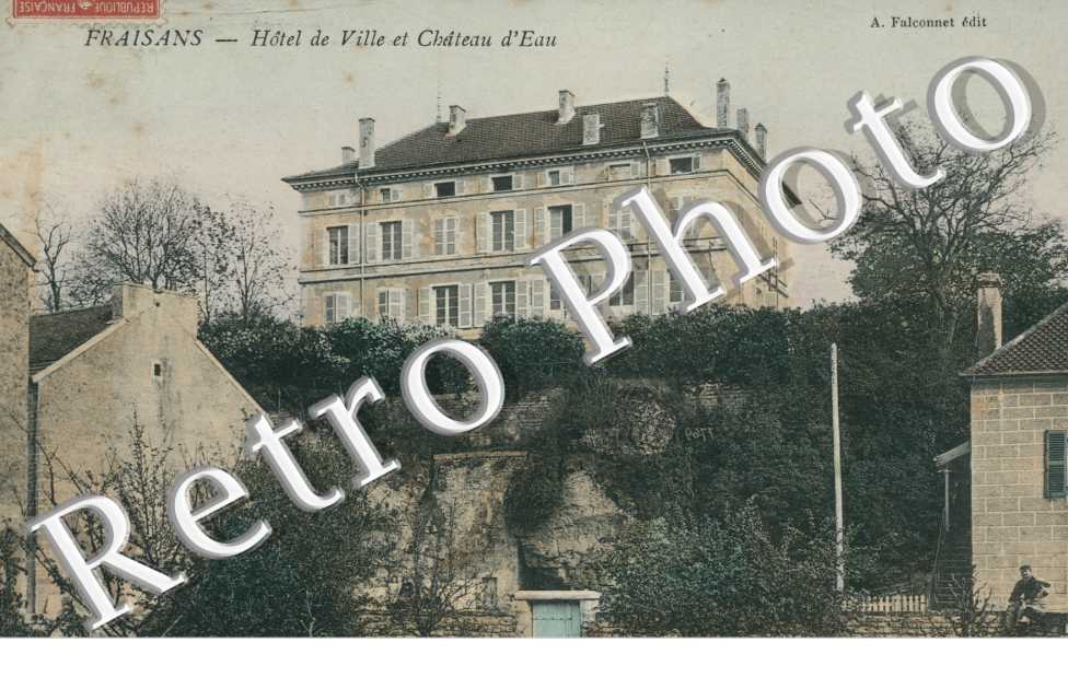 Hotel de Ville et Chateau d'Eau