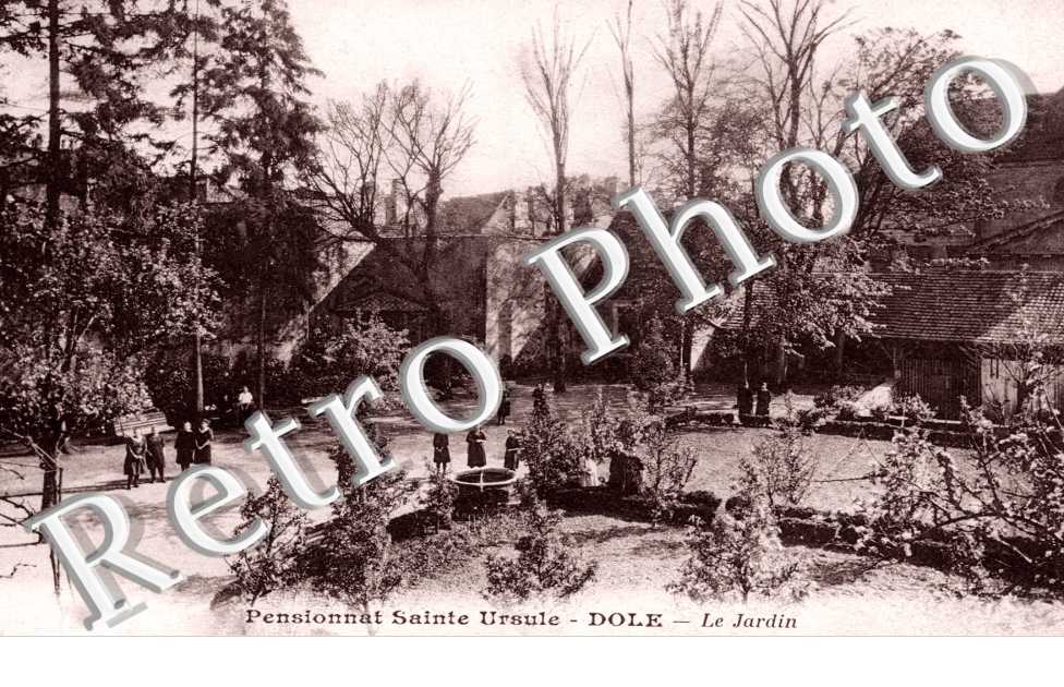 Pensionnat Sainte Ursule  -  le Jardin
