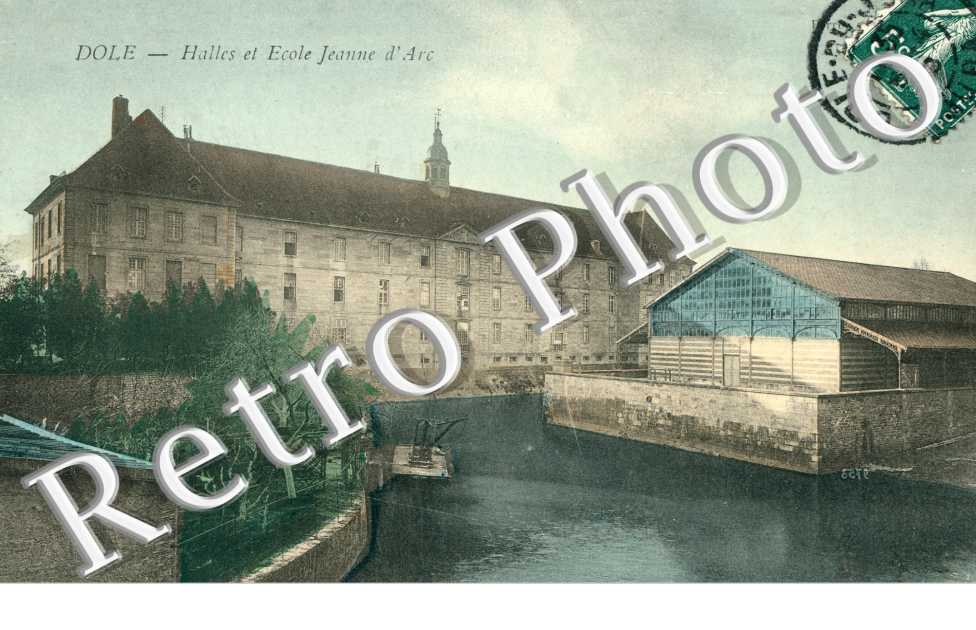 Halles et Ecole Jeanne d'Arc
