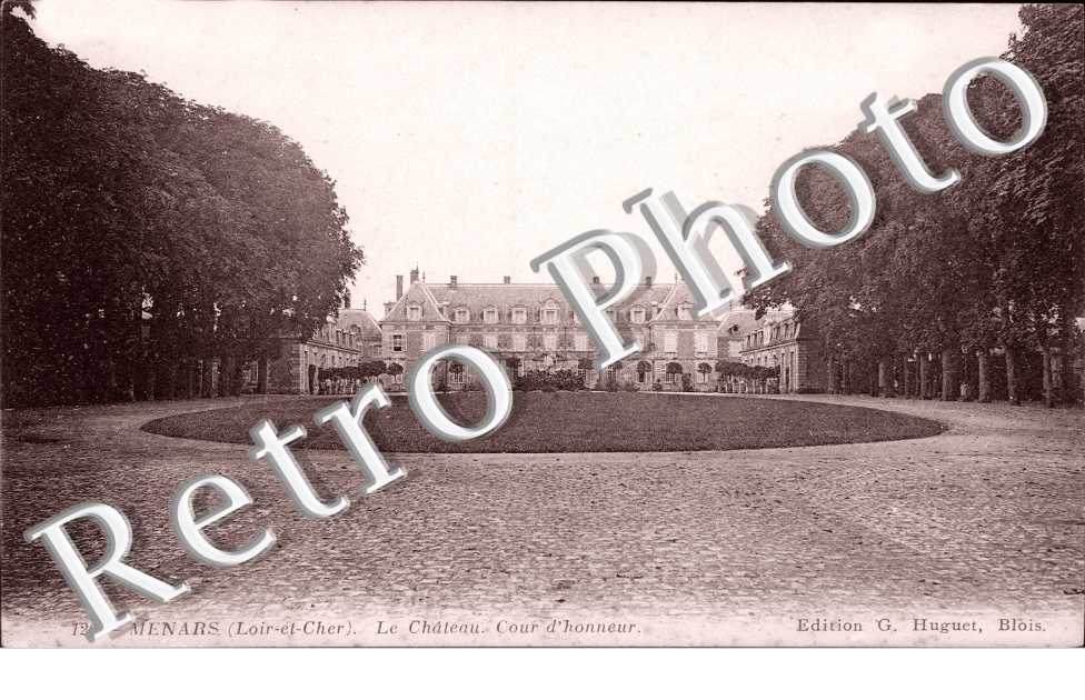 le Chateau - Cour d'Honneur