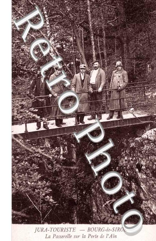 Passerelle sur la Perte de l'Ain