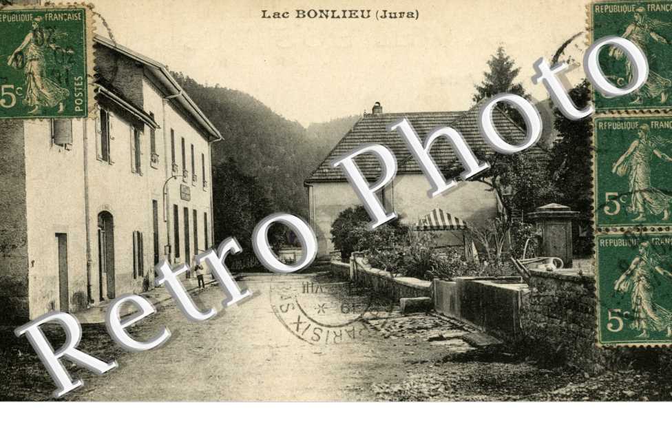 (une rue) edition l'hotel du lac de l'abbaye - F. Bailly proprietaire