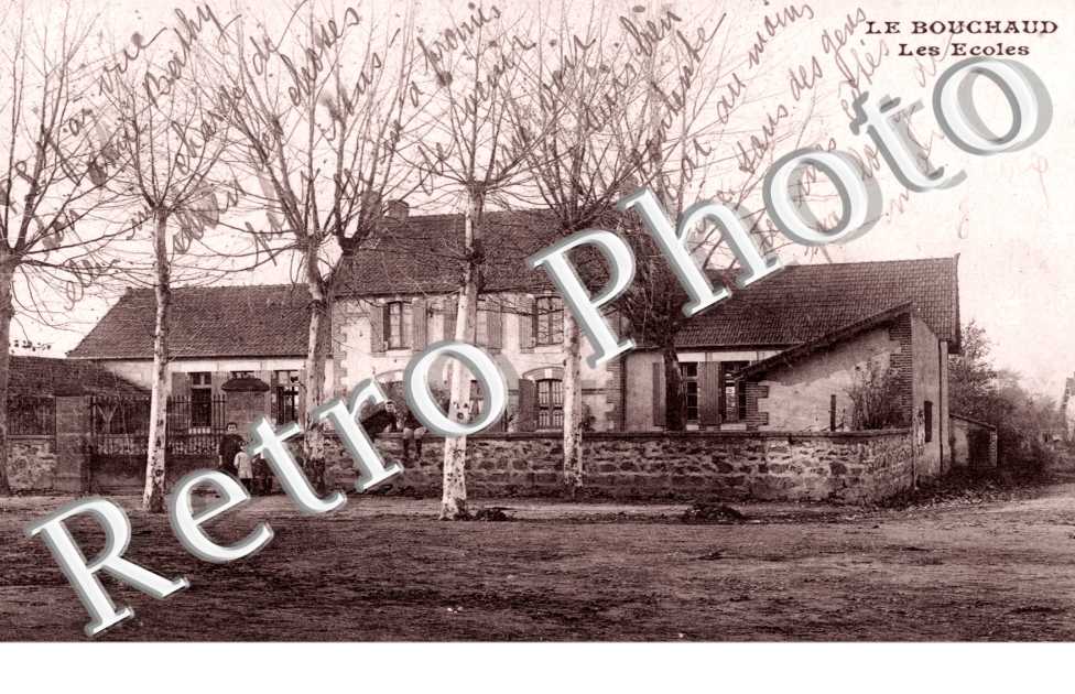 Le Bouchaud, Les Ecoles