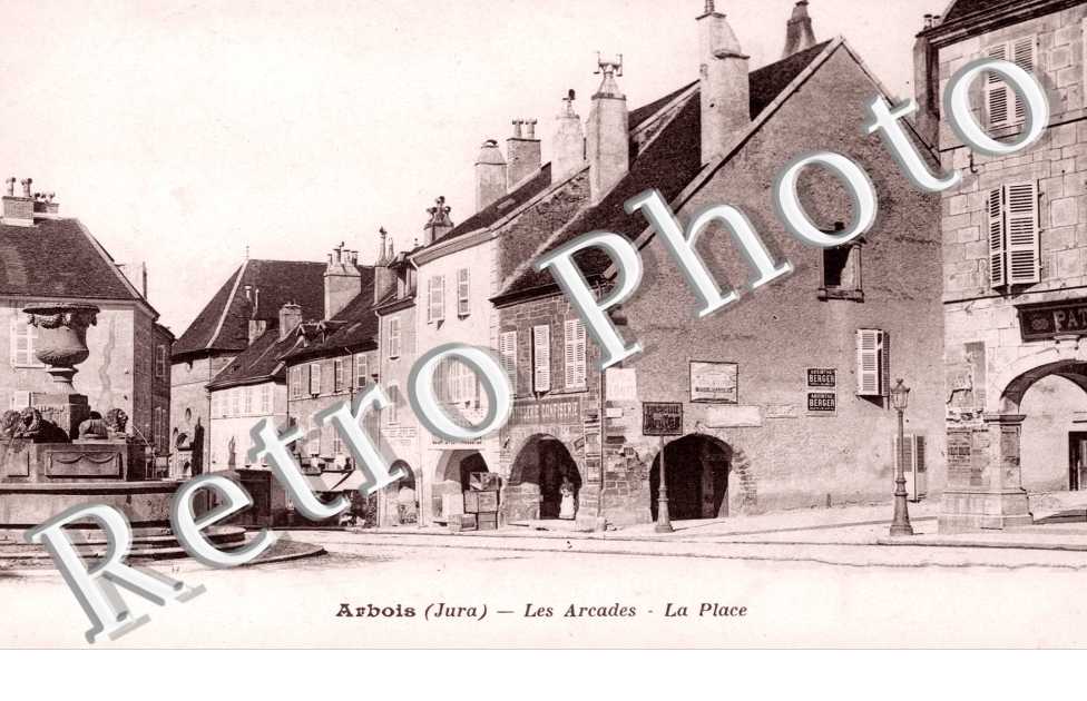 Les Arcades et la Place