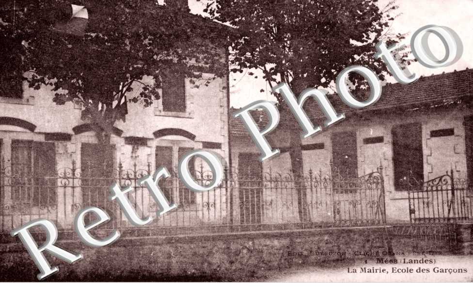 La mairie et l''ecole de garcons