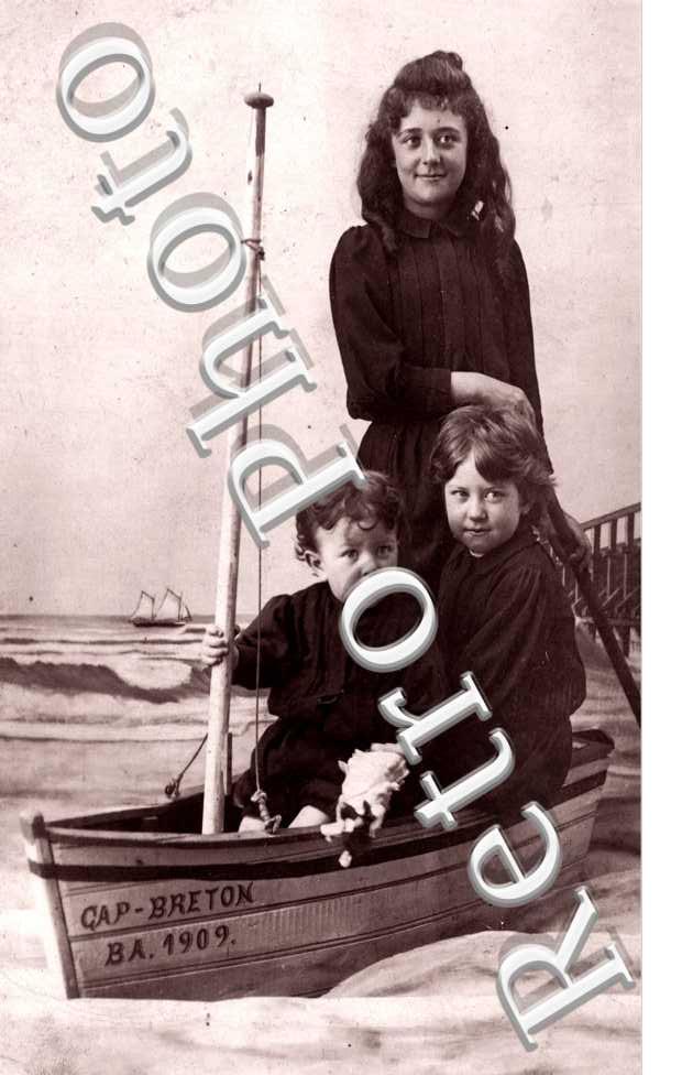 Enfants dans une Barque