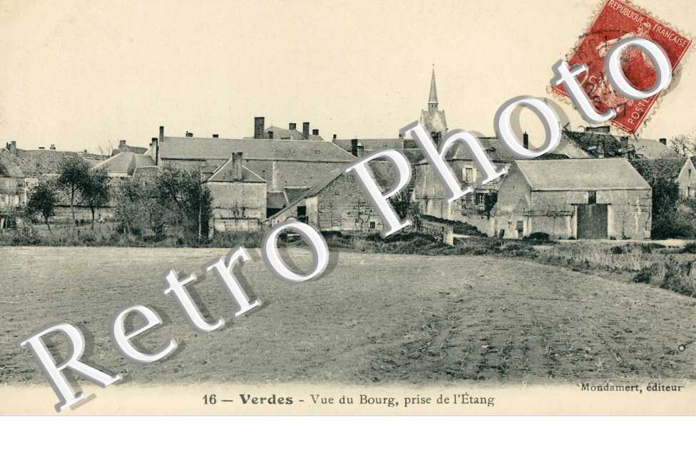 vue du bourg prise de l'etang