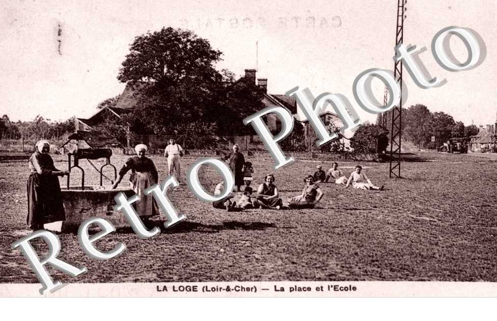 la place et l'ecole
