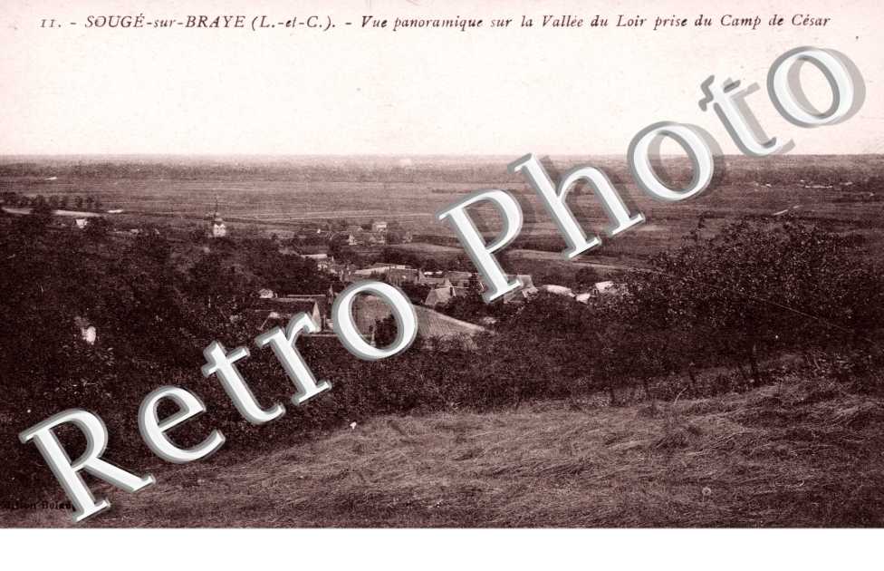 vue panoramique sur la vallee du Loir prise du camp de Cesar