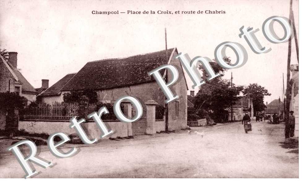 Place de la Croix et Route de Chabris CHAMPCOL