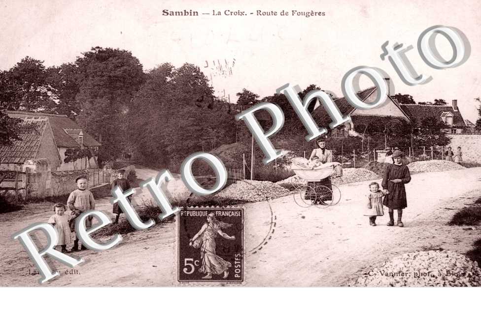 La Croix, Route de Fougeres