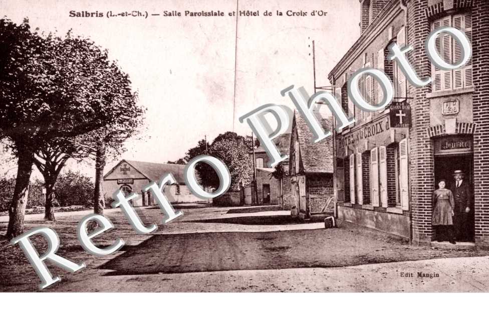 Salle Paroissiale et Hotel de la Croix d'Or