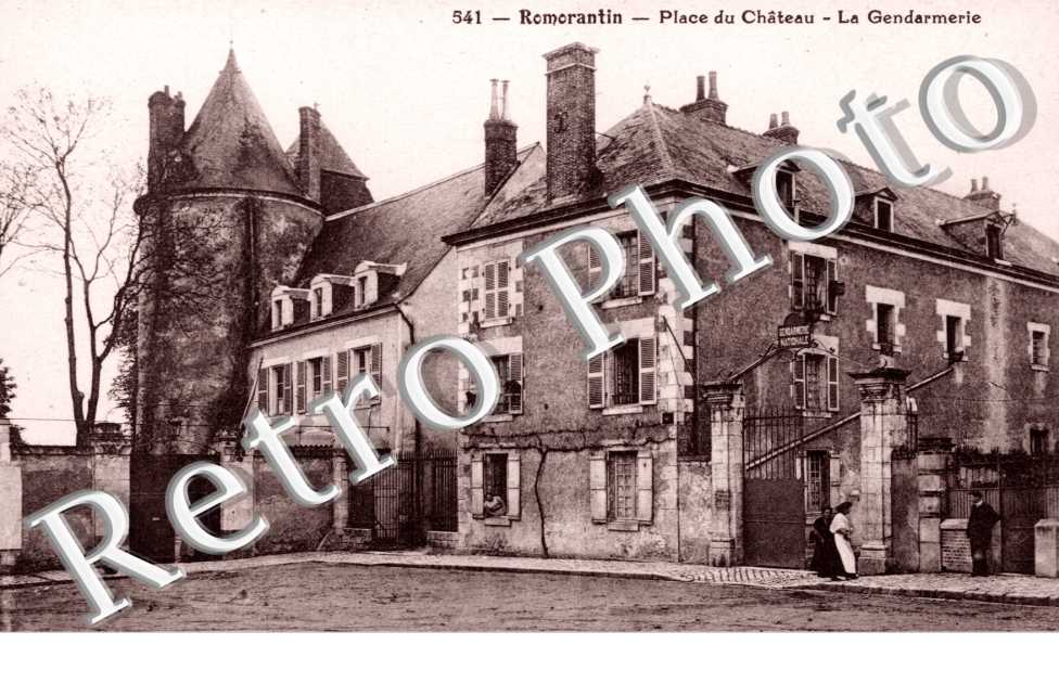 Place du Chateau, la Gendarmerie