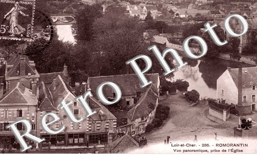 Vue panoramique prise de l'Eglise