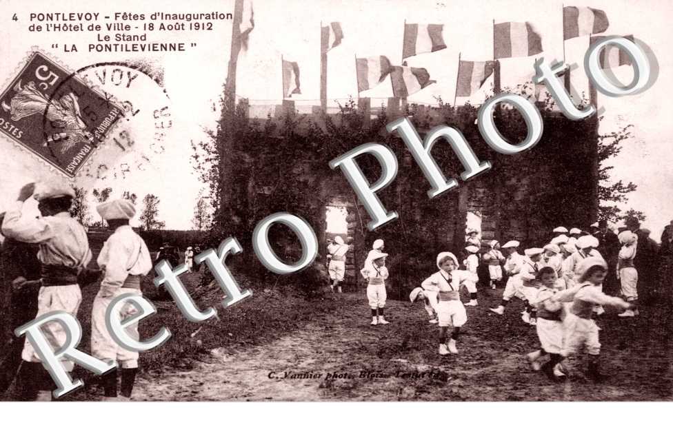 Fetes d'Inauguration de l'Hotel de Ville 18 aout 1912, le Stand Pontilevienne