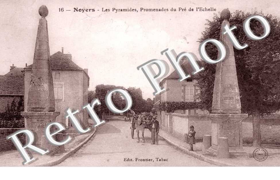 Les Pyramides, Promenades du Pre de l'Echelle