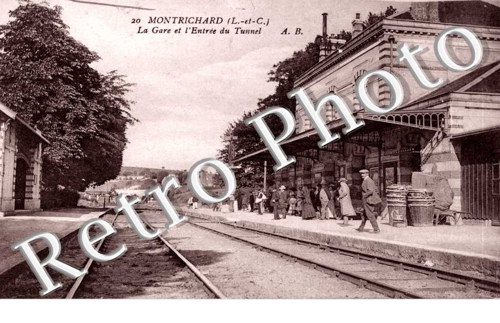 la gare et l'entree du tunnel