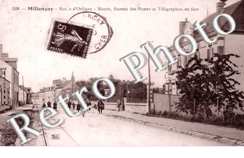 Route d'Orleans, Mairie et Bureau des Postes