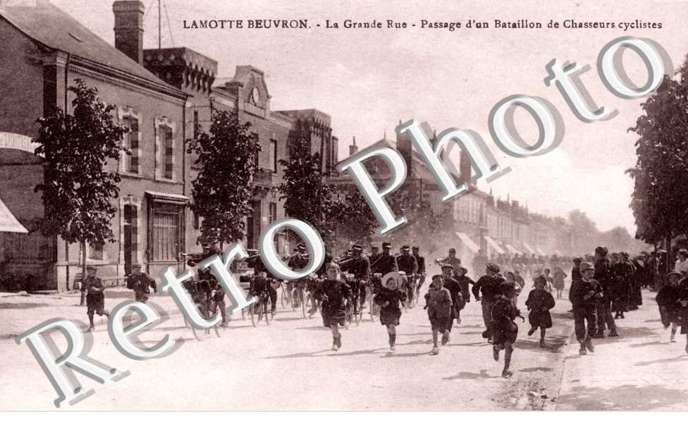 la Grande Rue, Passage d'un Bataillon de Chasseurs cyclistes