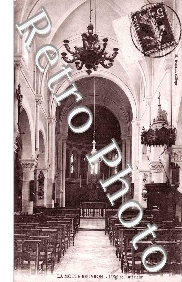 Interieur de l'Eglise