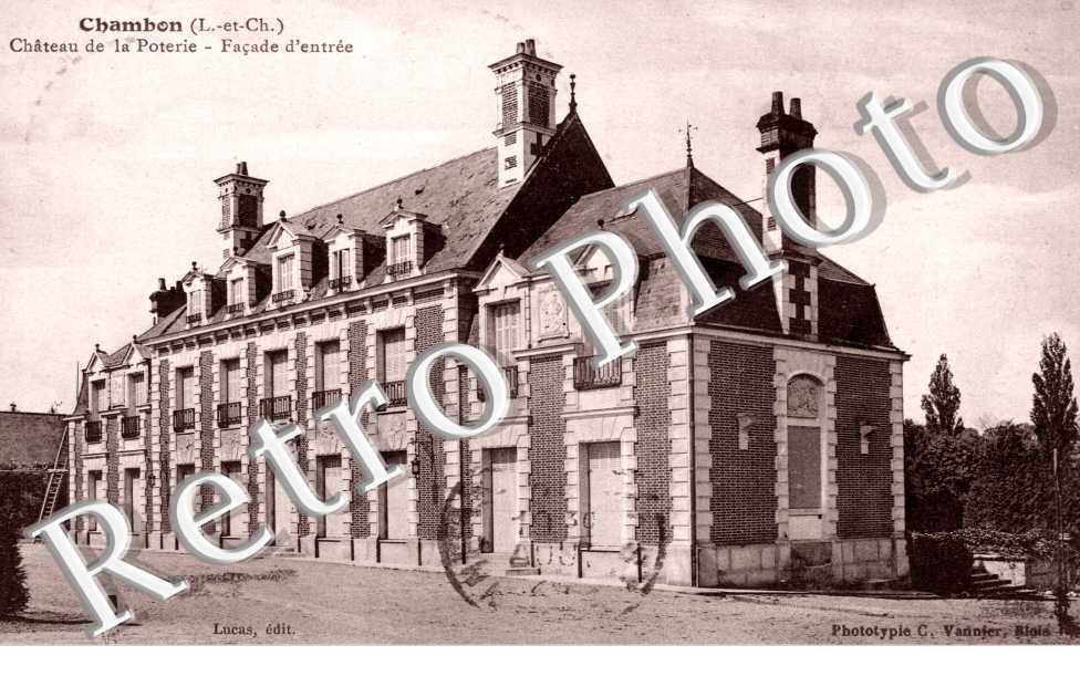 Chateau de la Poterie - facade d'entree