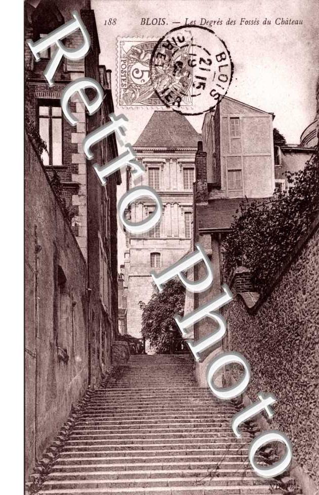 Les degres des fosses du chateau