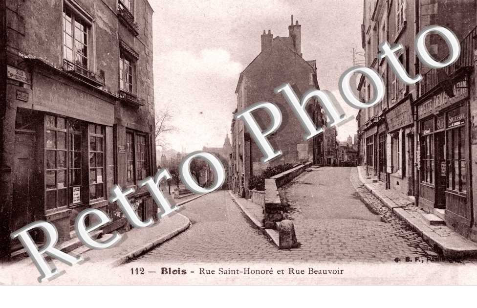 rue Saint Honore et rue Beauvoir