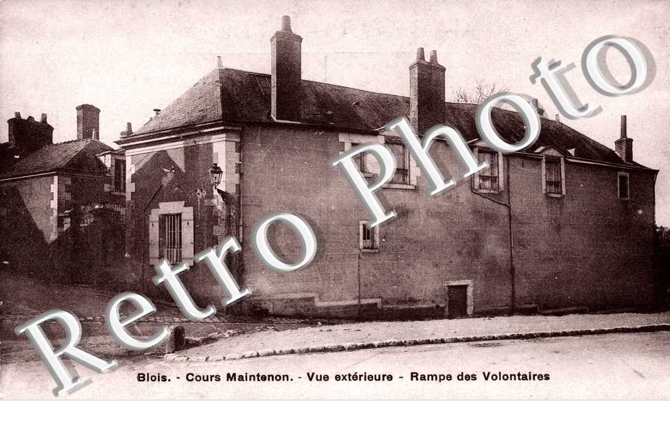 Cours Maintenon Rampe des Volontaires