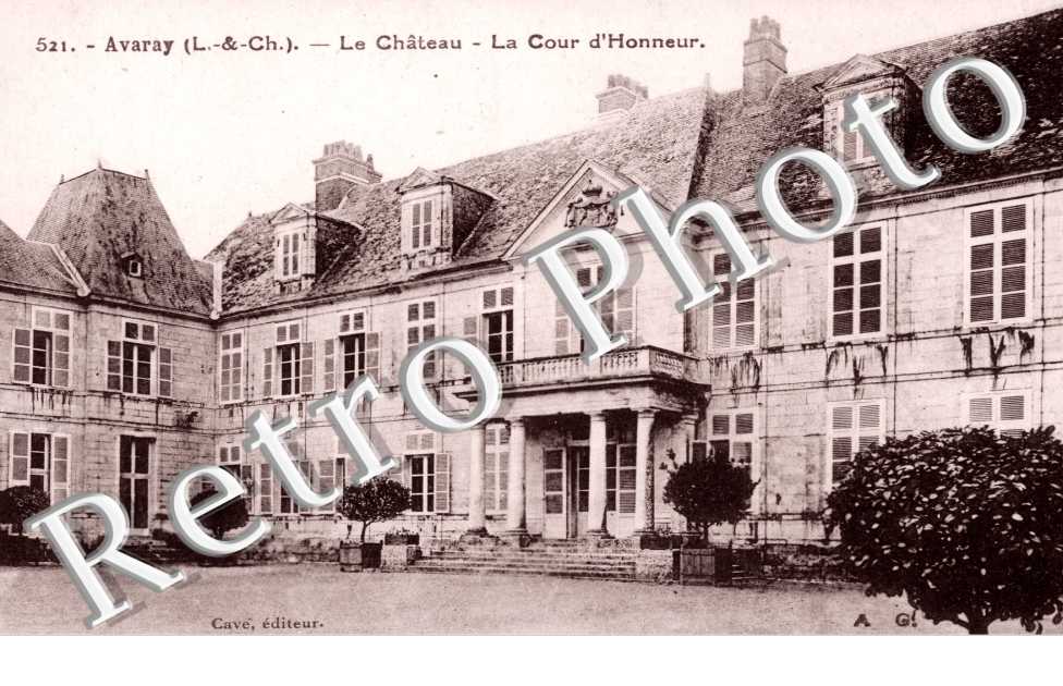 Le Chateau - La Cour d'Honneur