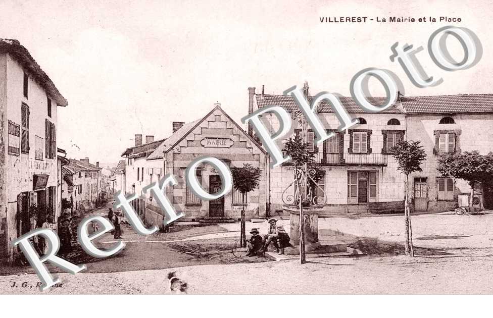 la mairie et la place