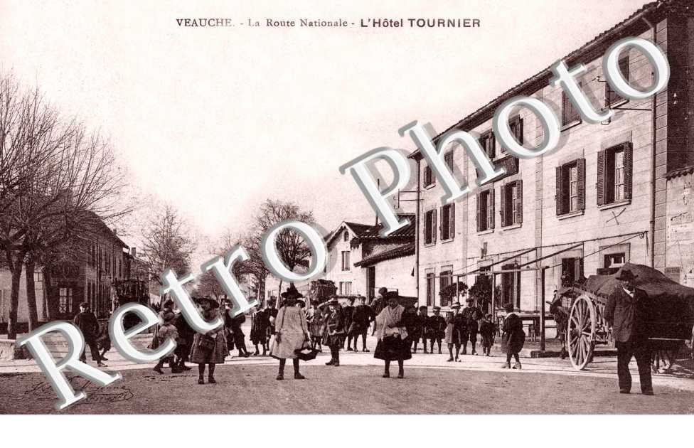 la Route Nationale - l'Hotel Tournier