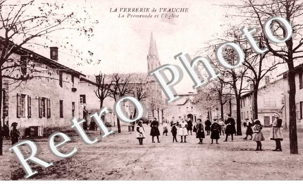 LA Verrerie de Veauche La promenade et l'eglise