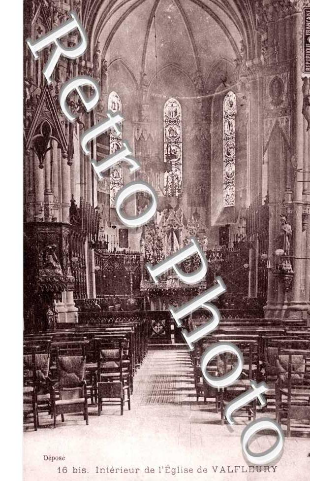 Interieur de l'eglise