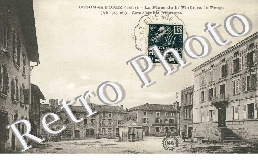 la Place de la Vialle et la Poste