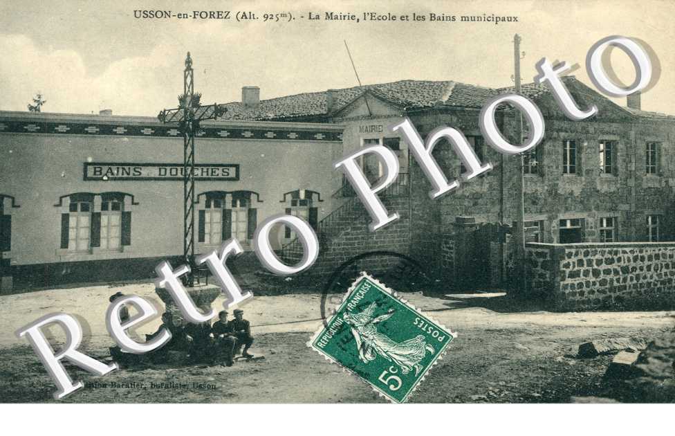 la mairie, l'ecole et les bains municipaux