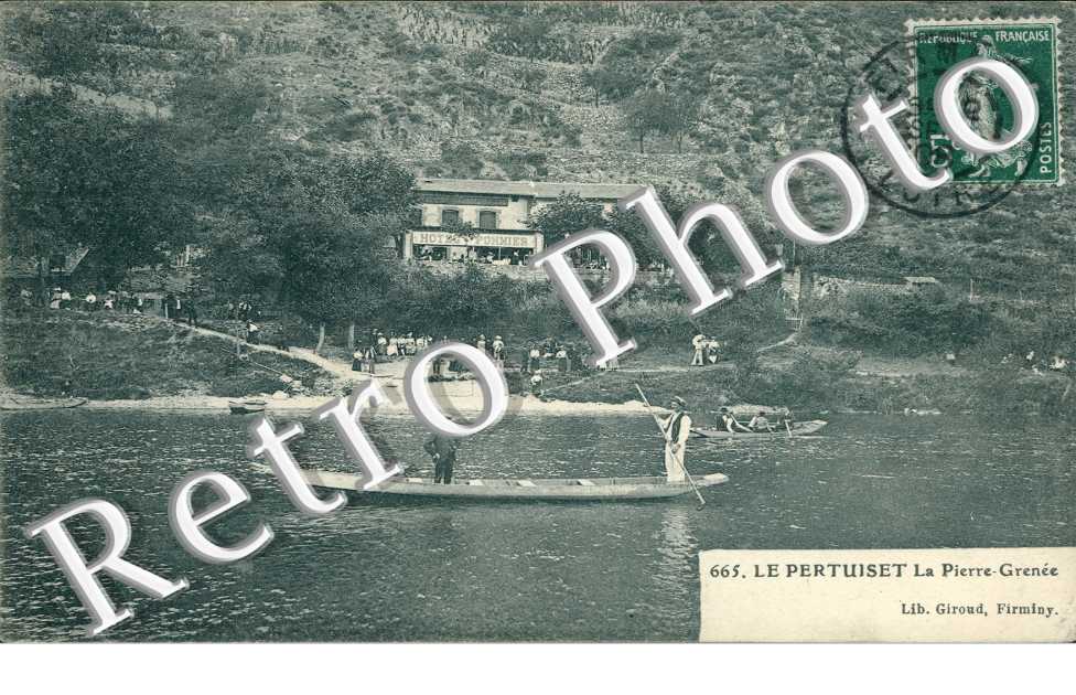 La Pierre-Grenee, Le Pertuiset