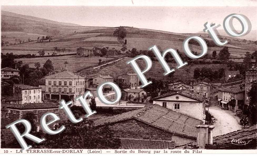 sortie du bourg par la route du pilat (couleur)