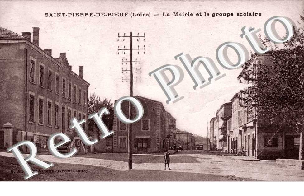 la Mairie et le groupe scolaire
