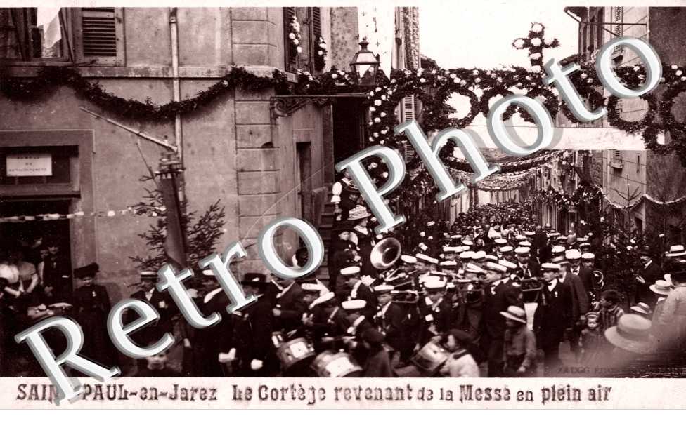 Le Cortege revenant de la Messe en plein air