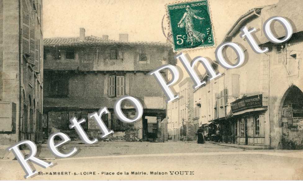Place de la Mairie, Maison Voute