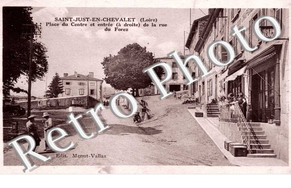 place du centre et entree de la rue du Forez