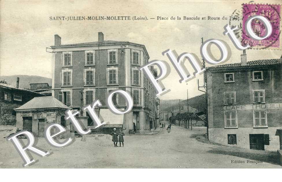 Place de la Bascule et Route du Pilat